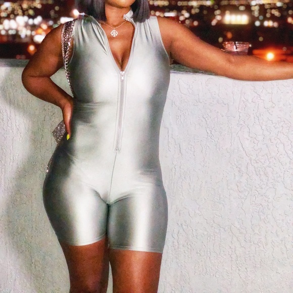 Metallic colored romper - Picture 1 of 1